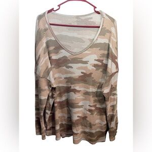 American Eagle XL Waffle Knit Camo V-Neck Long Sleeve Top
